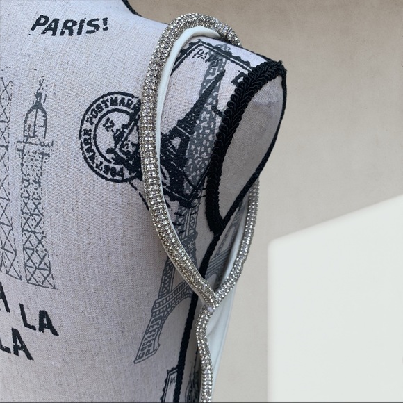 Plunging back white cocktail dress MEDIUM - Picture 9 of 11